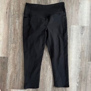 Zella crop yoga pants with pocked Medium